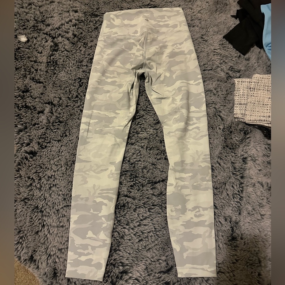 Lululemon legging - Picture 3 of 3